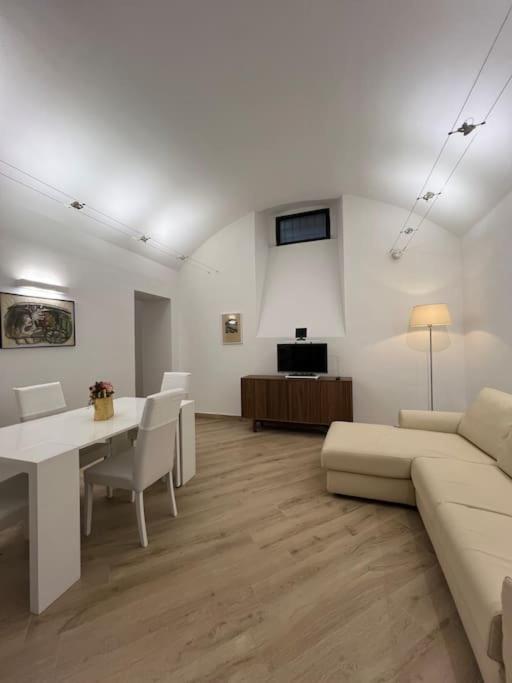 Molo 7 - Antesitum - Classic, Modern And Cozy Malgrate Exterior photo